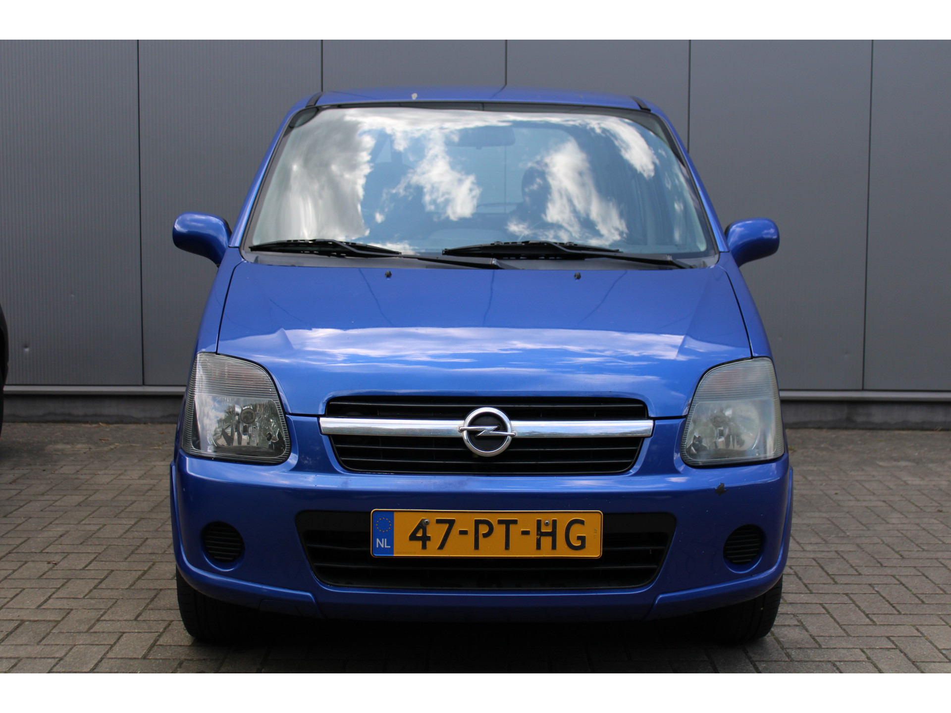 45798718-6.jpg